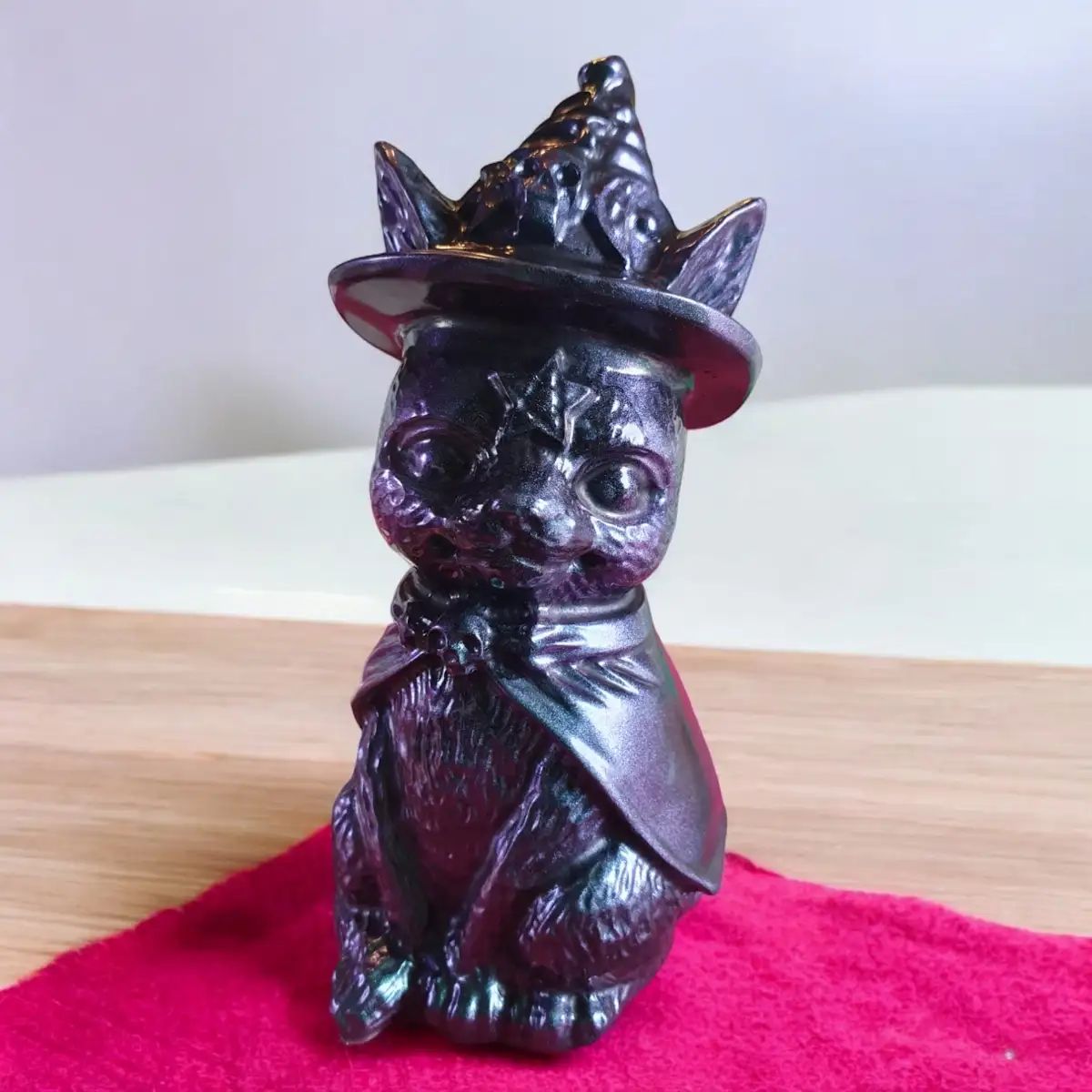 Figurine chat magicien